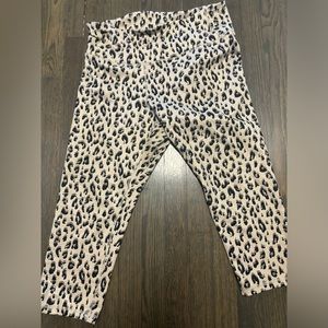 elevate old navy leggings crop